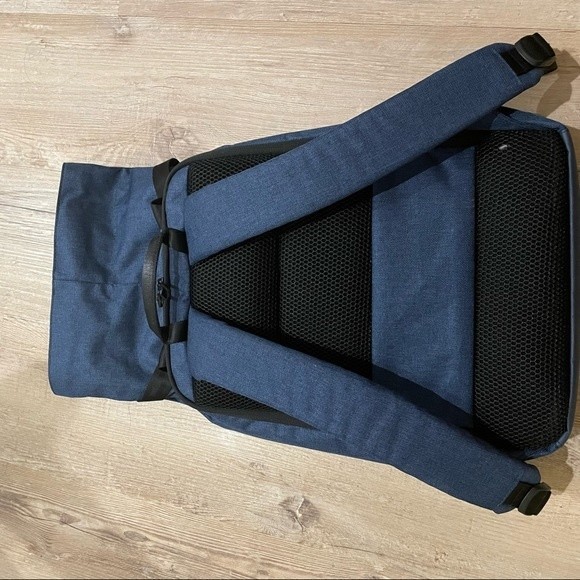 NWOT Navy Blue and Yellow Classic Business Computer Laptop Backpack Bag - Picture 2 of 8